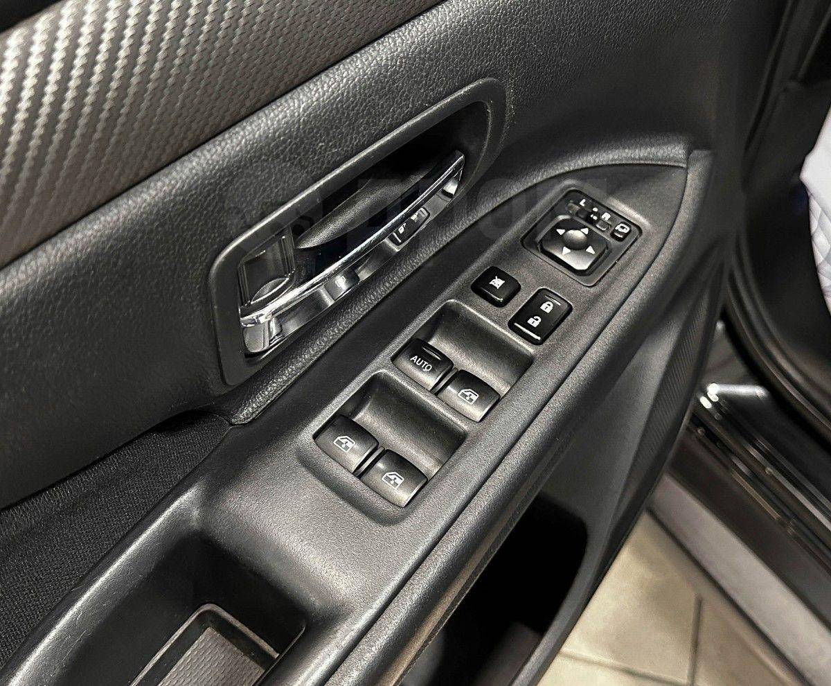 Mitsubishi Outlander 2018, Outlander 2018 бензин 2 внедорожник Б/У Красноярск