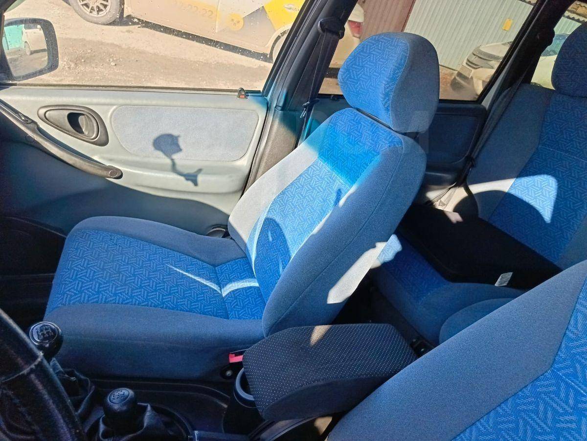 Chevrolet Niva 2004, Niva 2004 бензин 1.7 внедорожник Б/У Барнаул