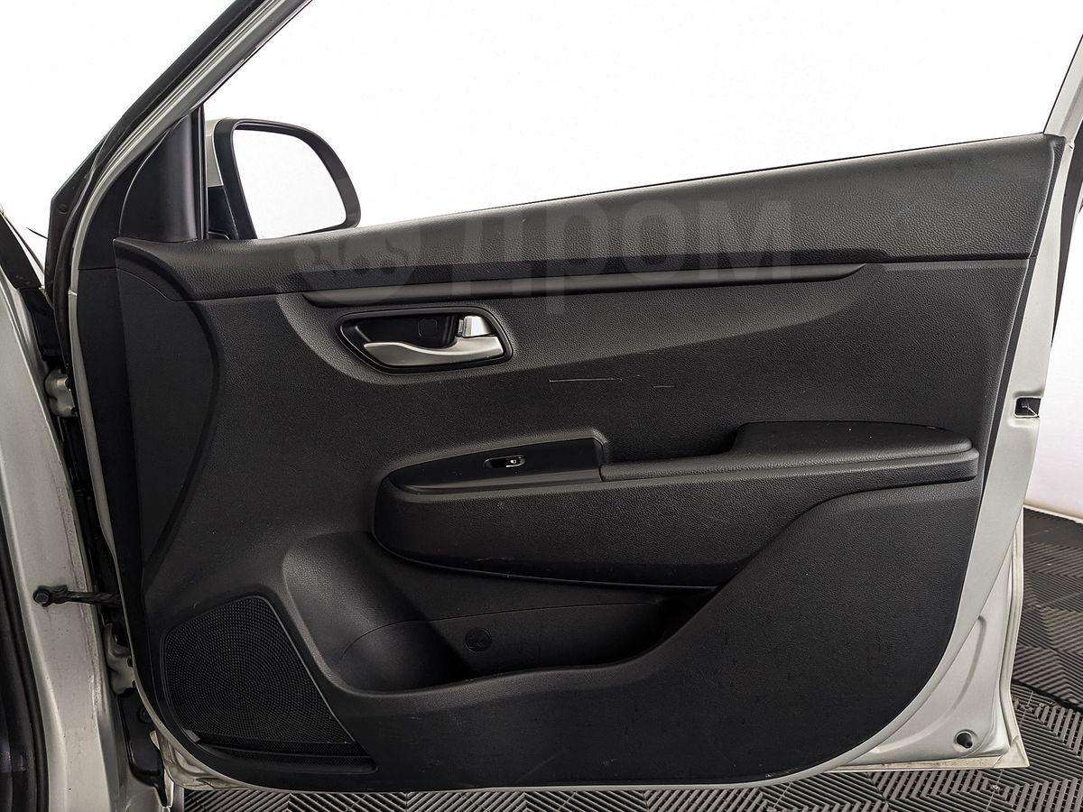 Kia Rio 2020, Rio 2020 бензин 1.4 хэтчбек Б/У Москва