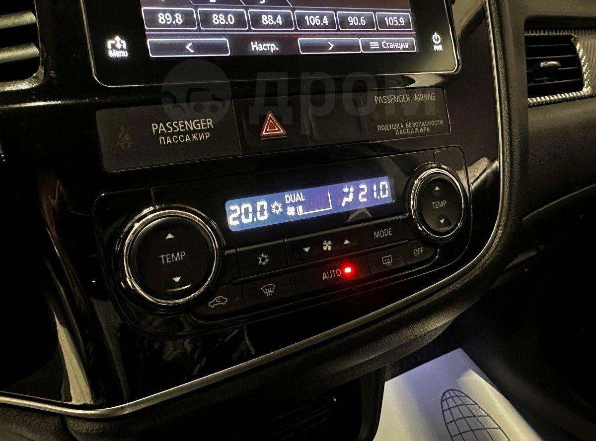 Mitsubishi Outlander 2018, Outlander 2018 бензин 2 внедорожник Б/У Красноярск