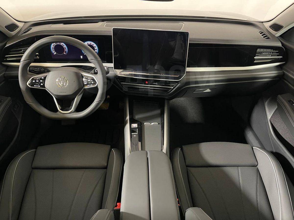 Volkswagen Passat 2024, Passat 2024 бензин 2 седан Б/У Москва