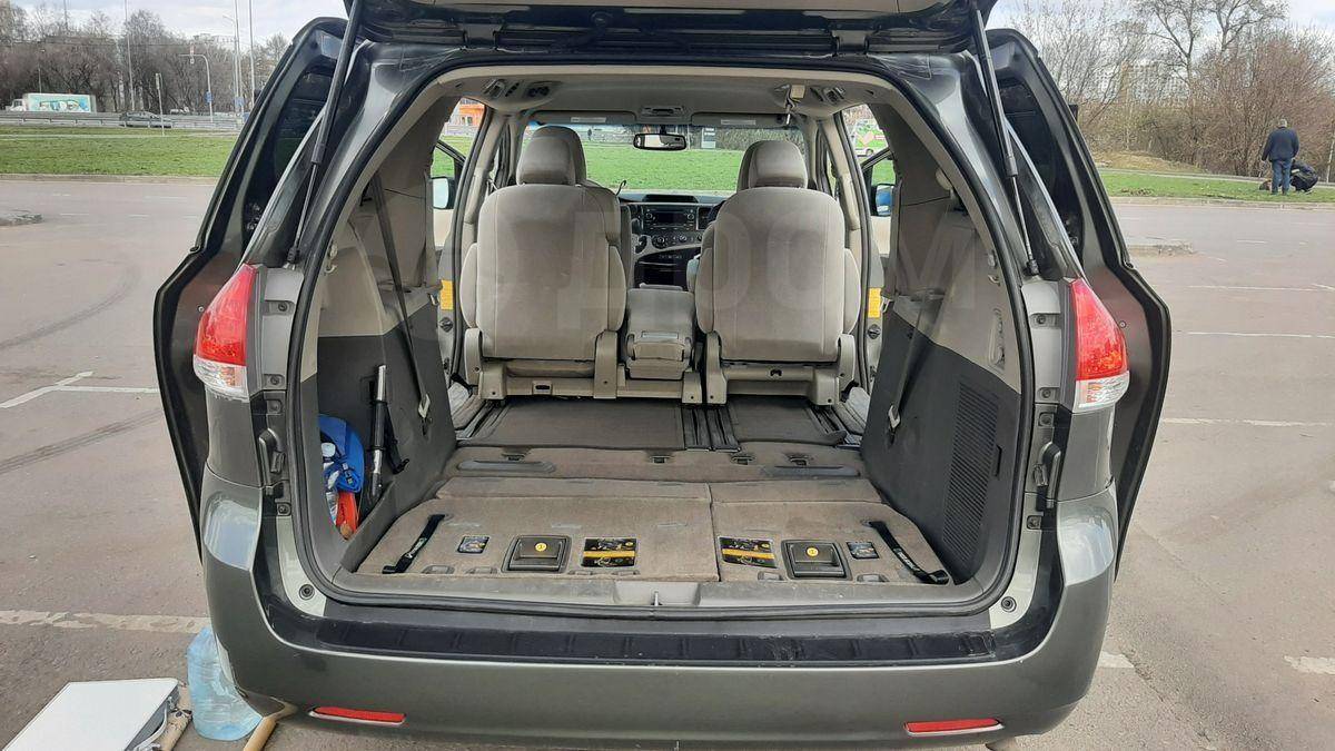 Toyota Sienna 2011, Sienna 2011 бензин 3.5 минивэн / микроавтобус Б/У Балашиха