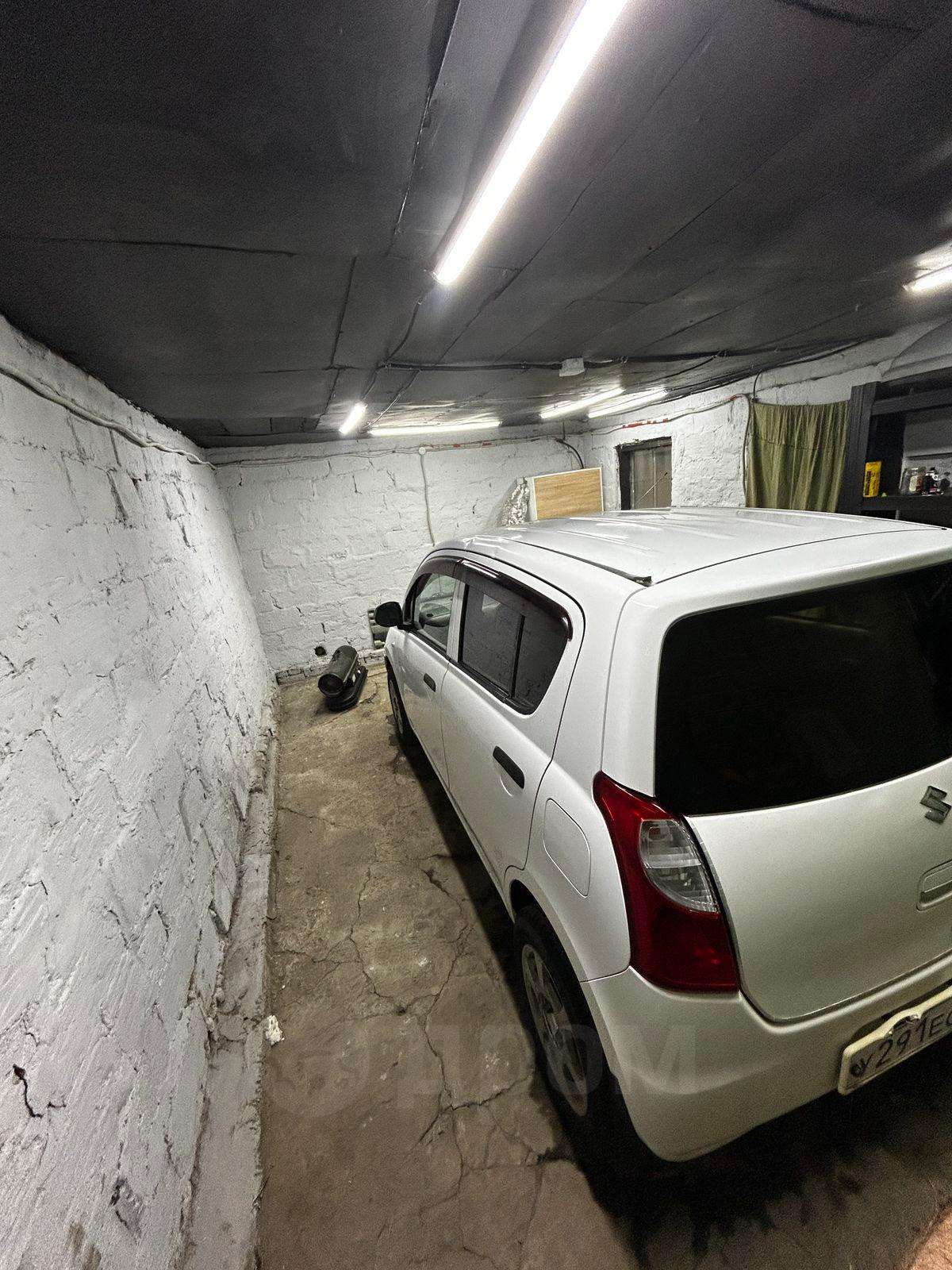 Suzuki Alto 2010, Alto 2010 бензин 0.7 хэтчбек Б/У Иркутск