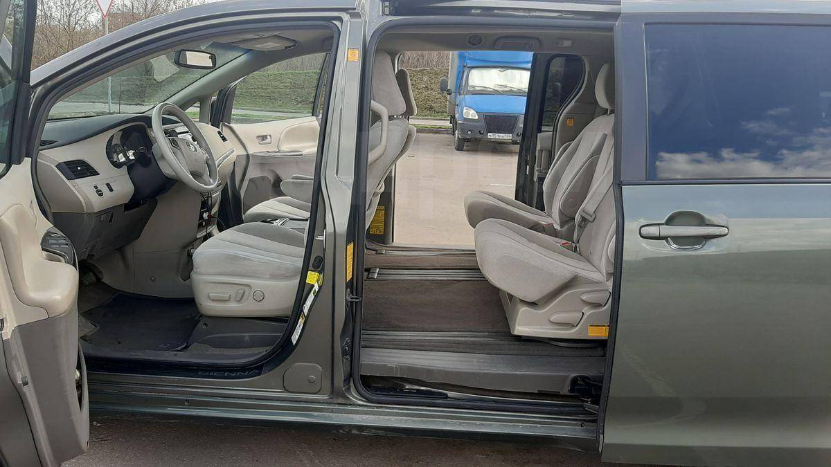 Toyota Sienna 2011, Sienna 2011 бензин 3.5 минивэн / микроавтобус Б/У Балашиха