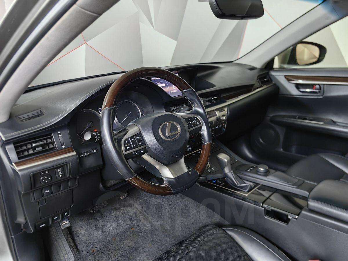 Lexus ES200 2015, ES200 2015 бензин 2 седан Б/У Москва