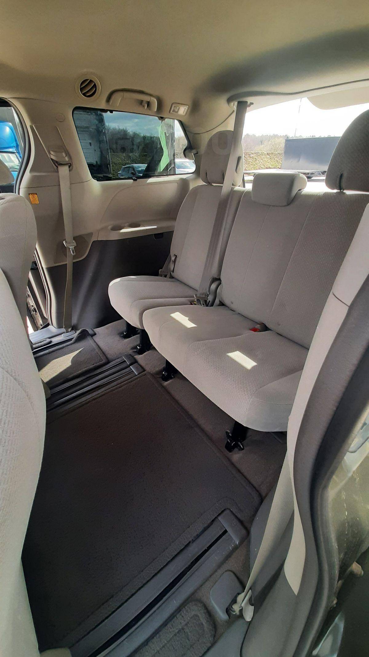 Toyota Sienna 2011, Sienna 2011 бензин 3.5 минивэн / микроавтобус Б/У Балашиха