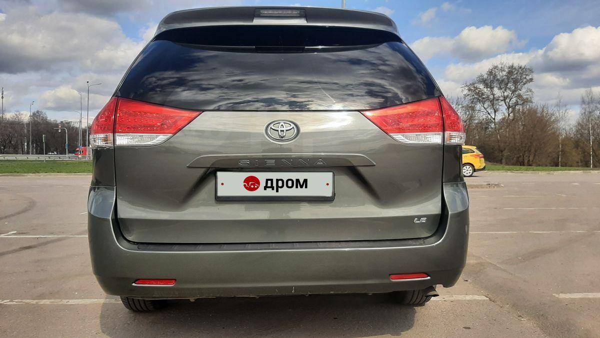 Toyota Sienna 2011, Sienna 2011 бензин 3.5 минивэн / микроавтобус Б/У Балашиха
