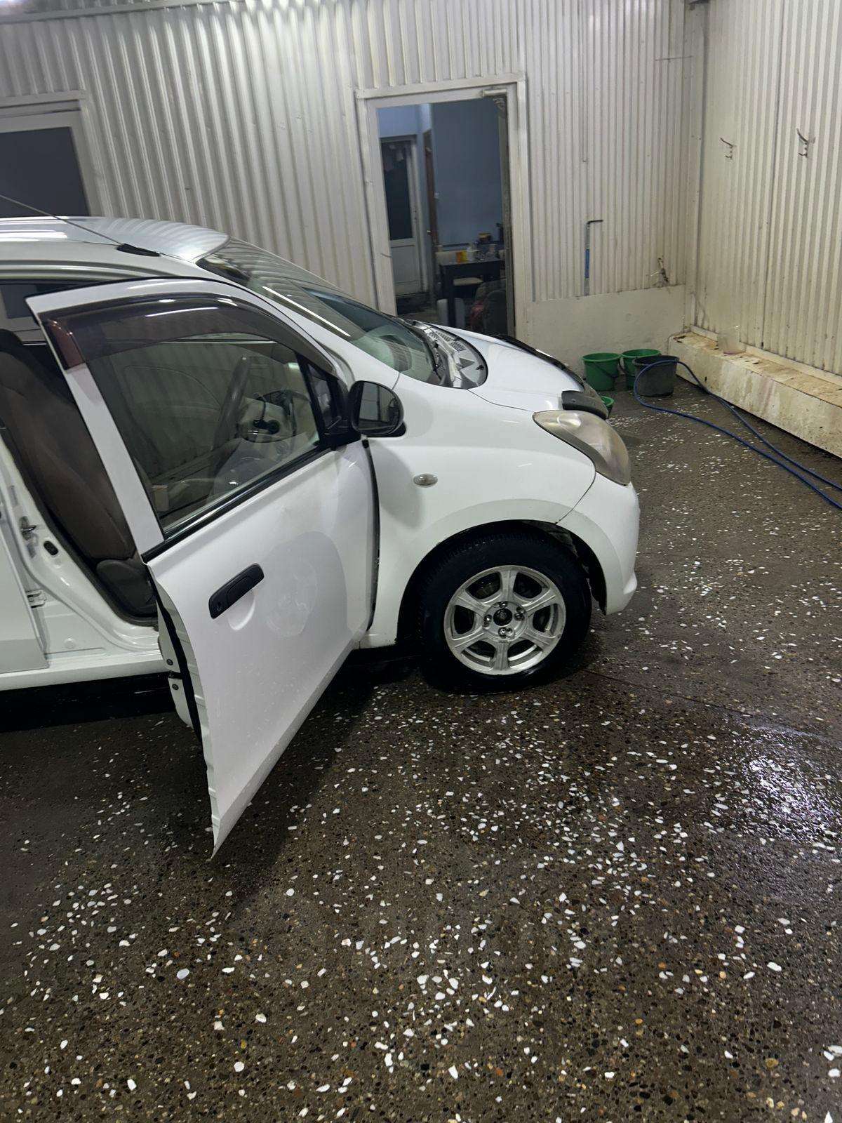 Suzuki Alto 2010, Alto 2010 бензин 0.7 хэтчбек Б/У Иркутск