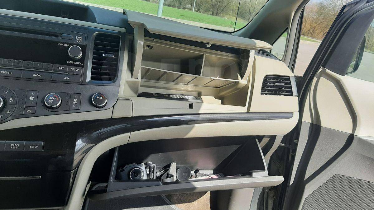 Toyota Sienna 2011, Sienna 2011 бензин 3.5 минивэн / микроавтобус Б/У Балашиха