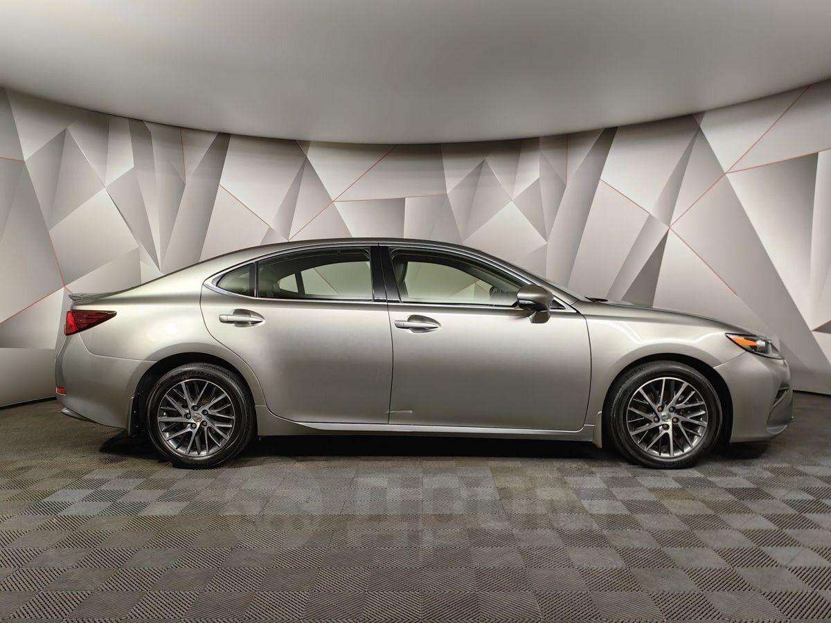 Lexus ES200 2015, ES200 2015 бензин 2 седан Б/У Москва
