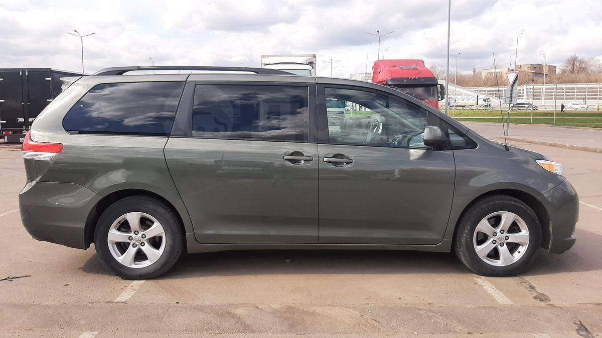 Toyota Sienna 2011, Sienna 2011 бензин 3.5 минивэн / микроавтобус Б/У Балашиха