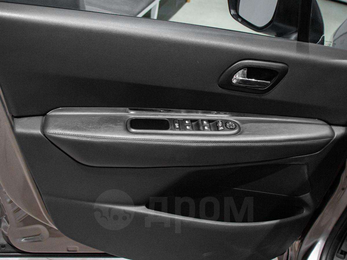 Peugeot 3008 2012, 3008 2012 бензин 1.6 внедорожник Б/У Екатеринбург