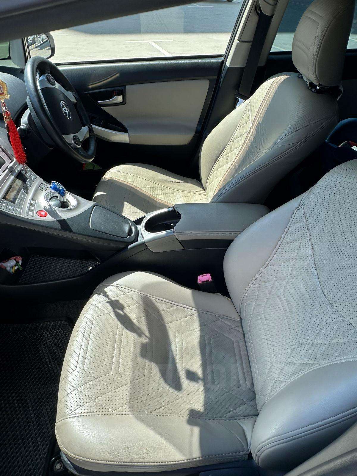 Toyota Prius 2013, Prius 2013 бензин 1.8 лифтбек Б/У Улан-Удэ