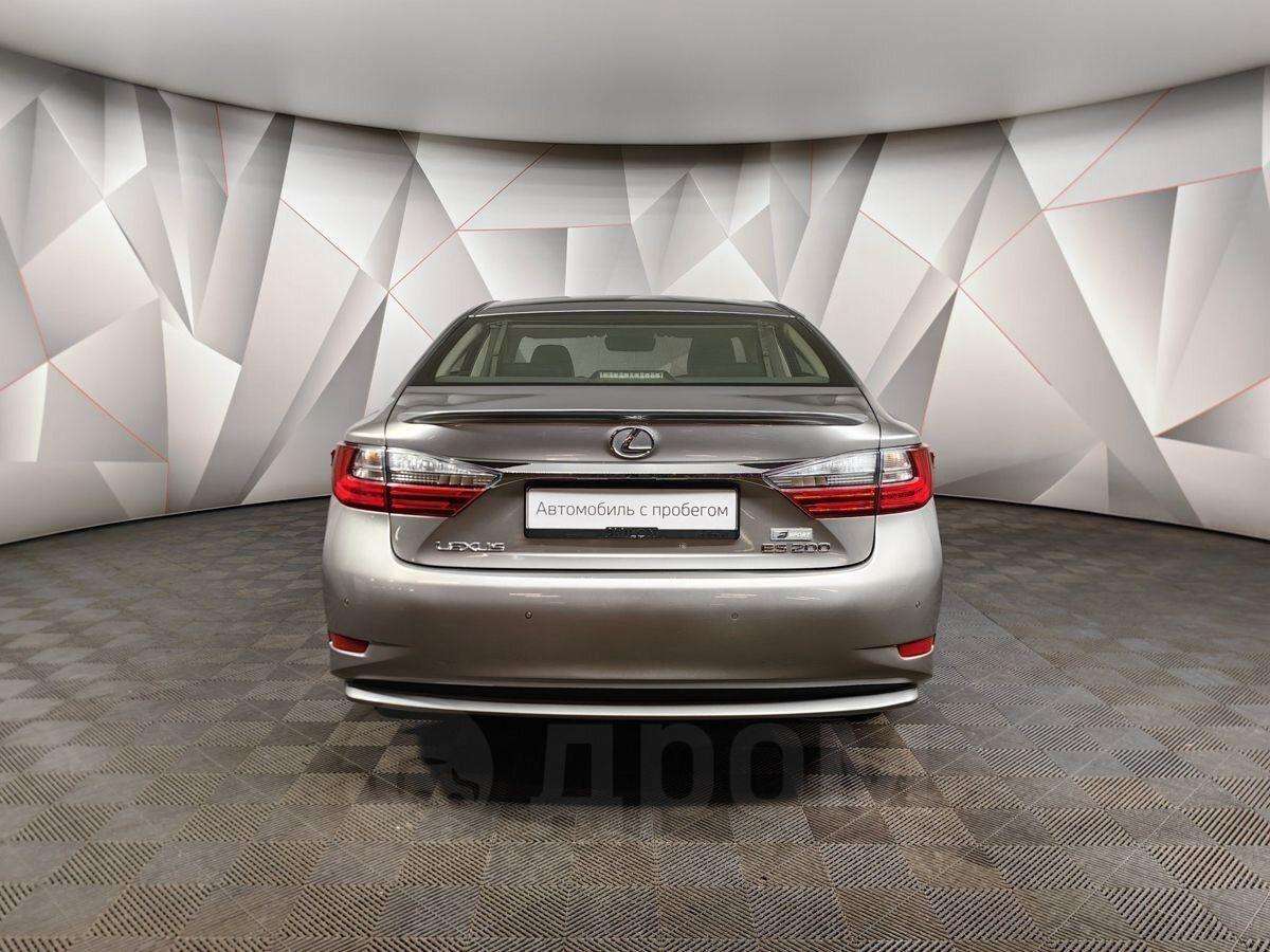 Lexus ES200 2015, ES200 2015 бензин 2 седан Б/У Москва