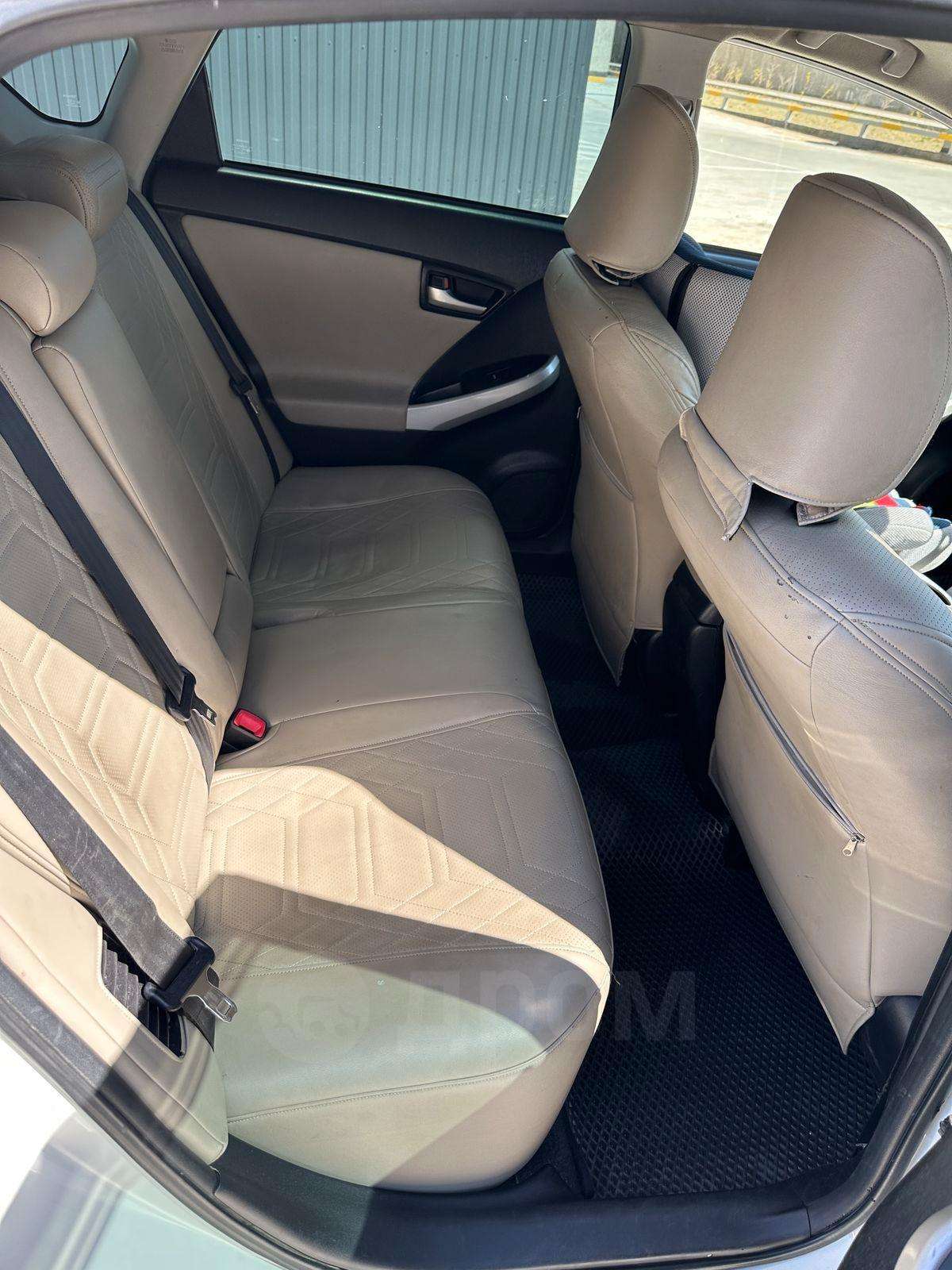 Toyota Prius 2013, Prius 2013 бензин 1.8 лифтбек Б/У Улан-Удэ