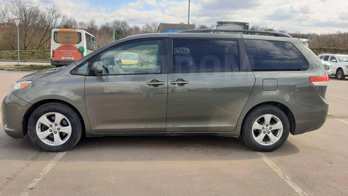 Toyota Sienna 2011, Sienna 2011 бензин 3.5 минивэн / микроавтобус Б/У Балашиха
