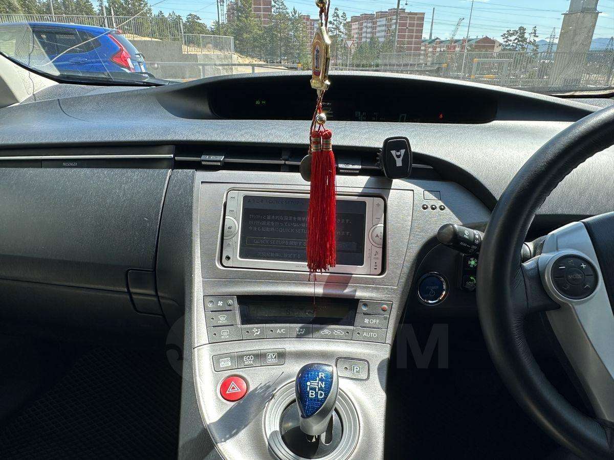 Toyota Prius 2013, Prius 2013 бензин 1.8 лифтбек Б/У Улан-Удэ